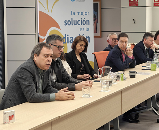 310325 Firma Convenio Textil Mariano Hoya
